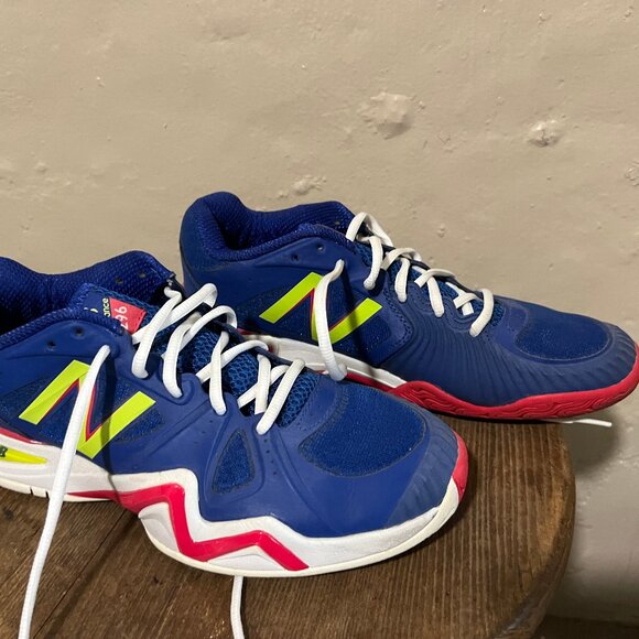 New Balance Smeakers, 9.5 - Picture 2 of 3